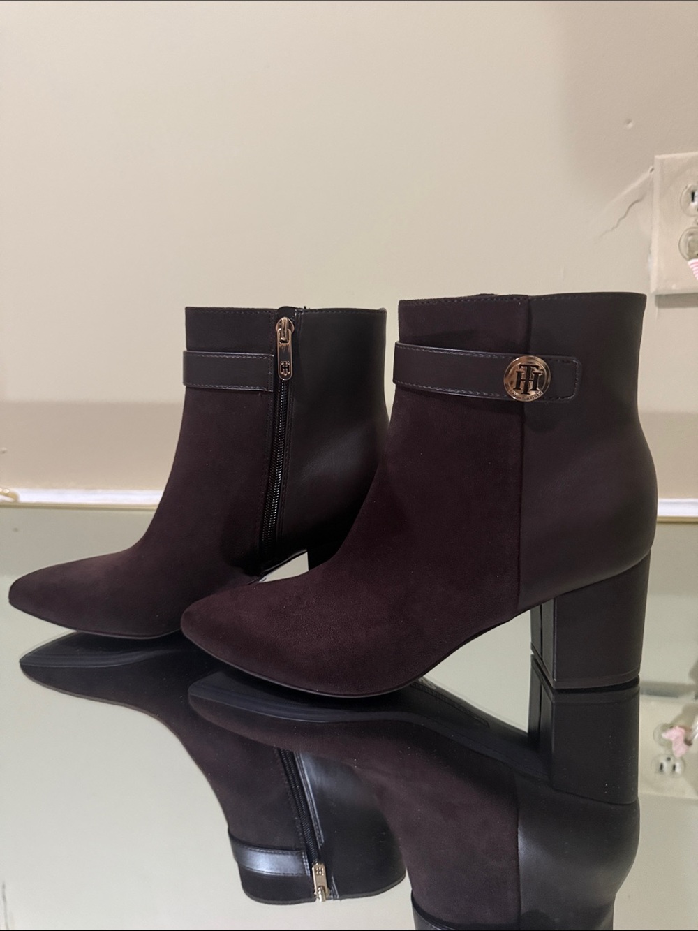 Tommy Hilfiger Dark Brown Suede Block Heel Ankle Boots  heel height:7cmt